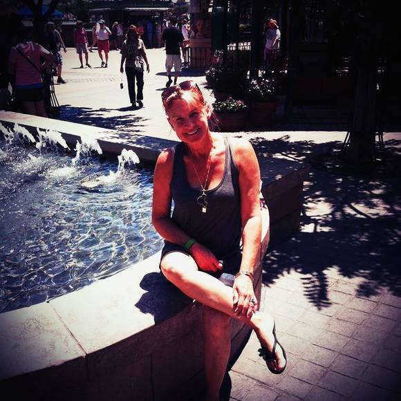 Meet your Posher, Lori - Picture 1 of 1